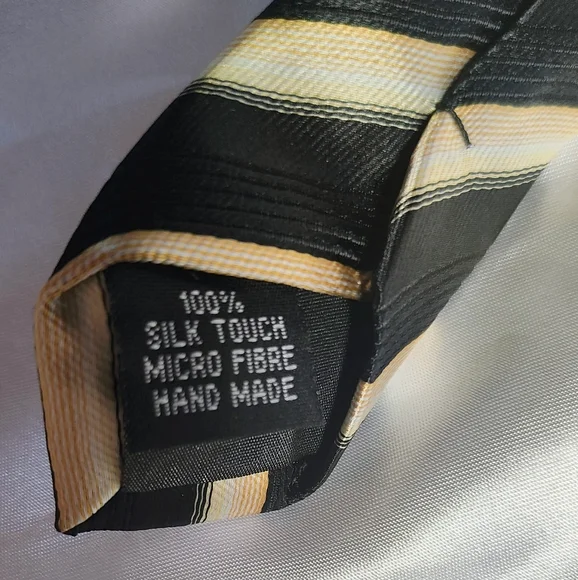 Retro Black and Gold Diagonal Striped Tie. New.. - Picture 5 of 7